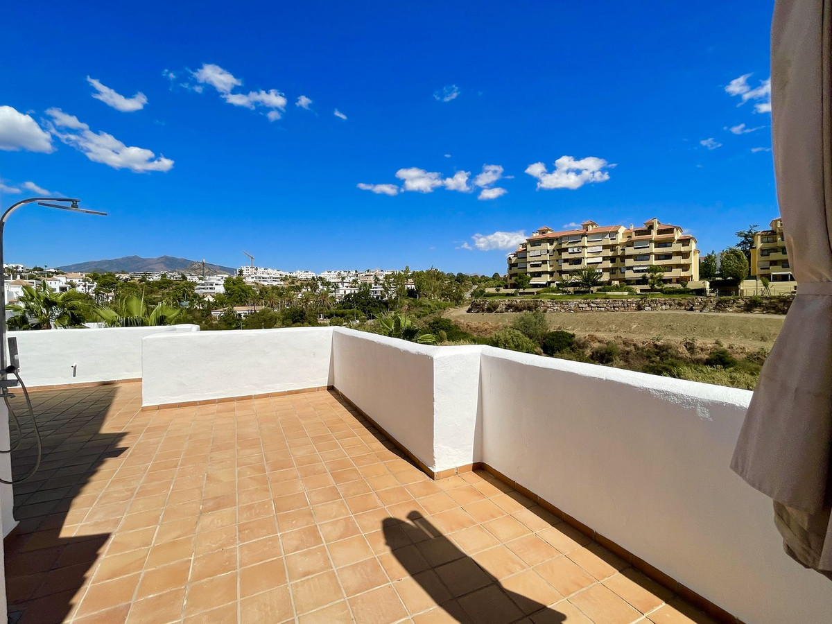 3 Bedroom Apartment in Estepona - Foto 2