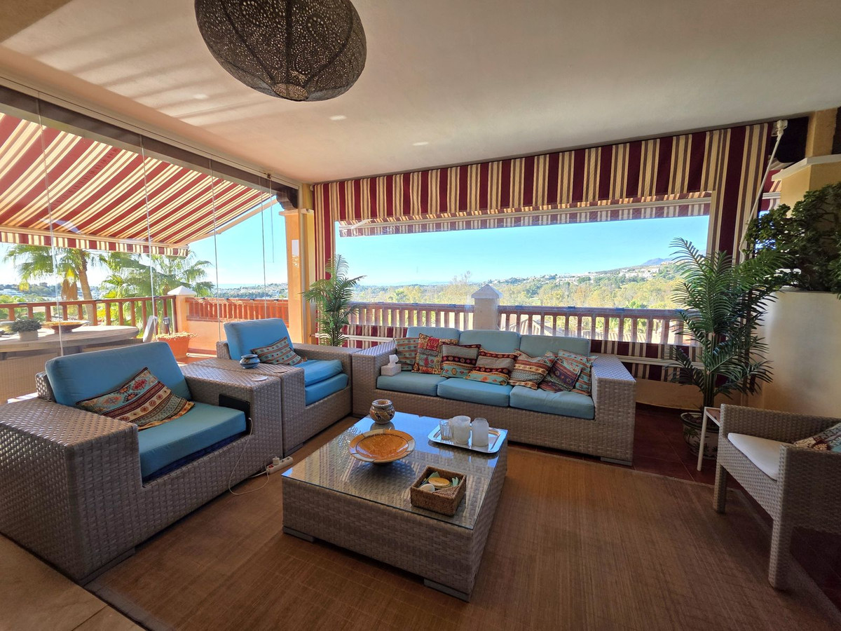 2 Bedroom Apartment in Estepona - Photo 20