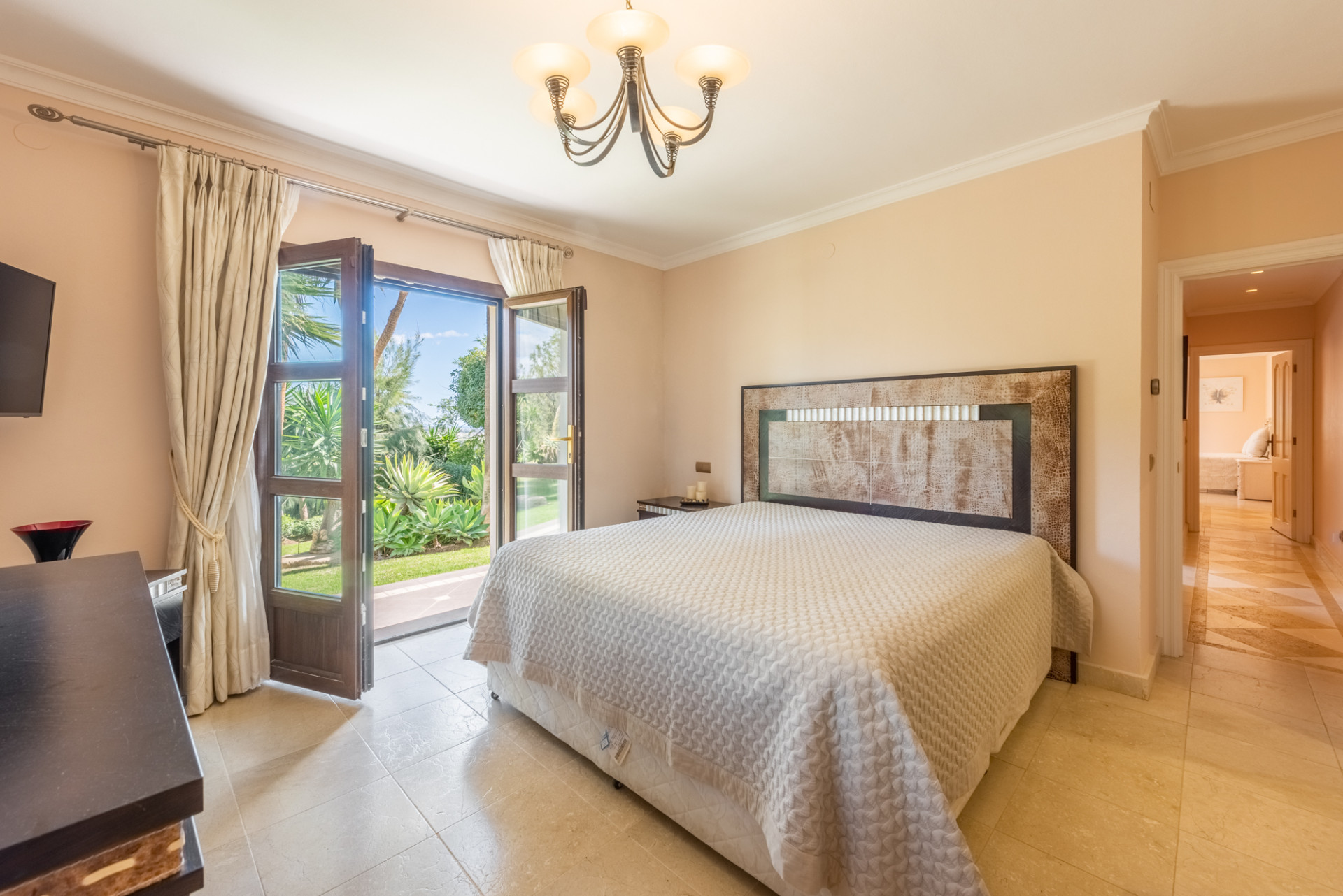 6 Bedroom Villa in Estepona - Фото 43