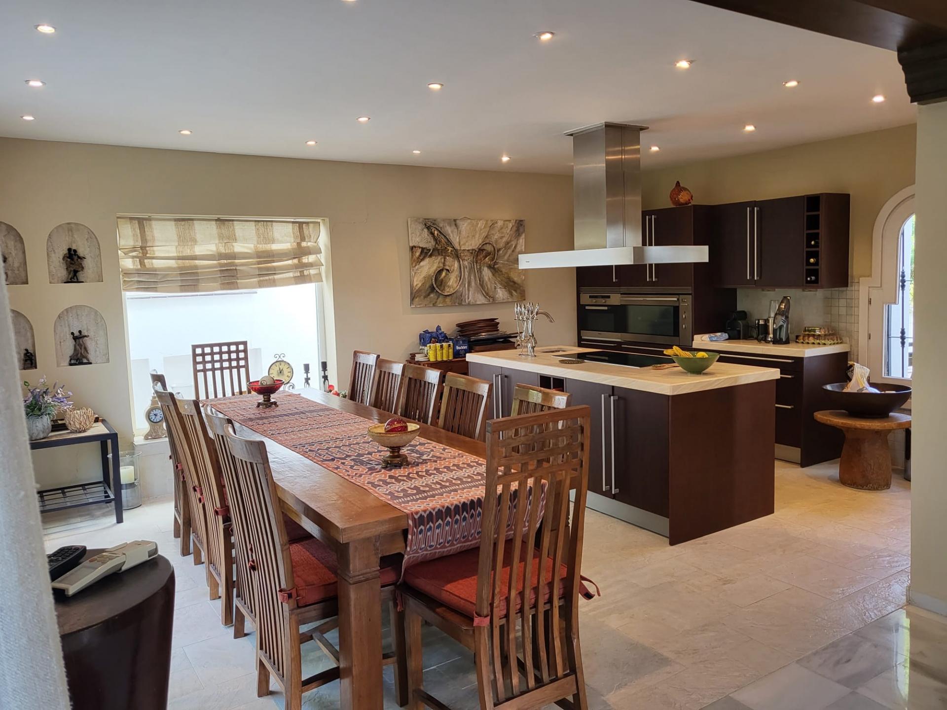 6 Bedroom Villa in Marbella - Photo 11