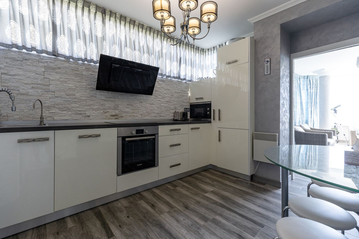 3 Bedroom Apartment in Benalmádena - Photo 8