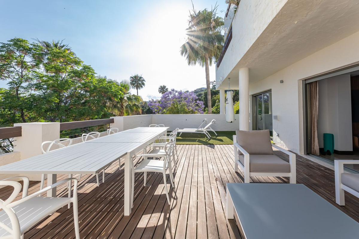 2 Bedroom Apartment in Benahavís - Foto 31