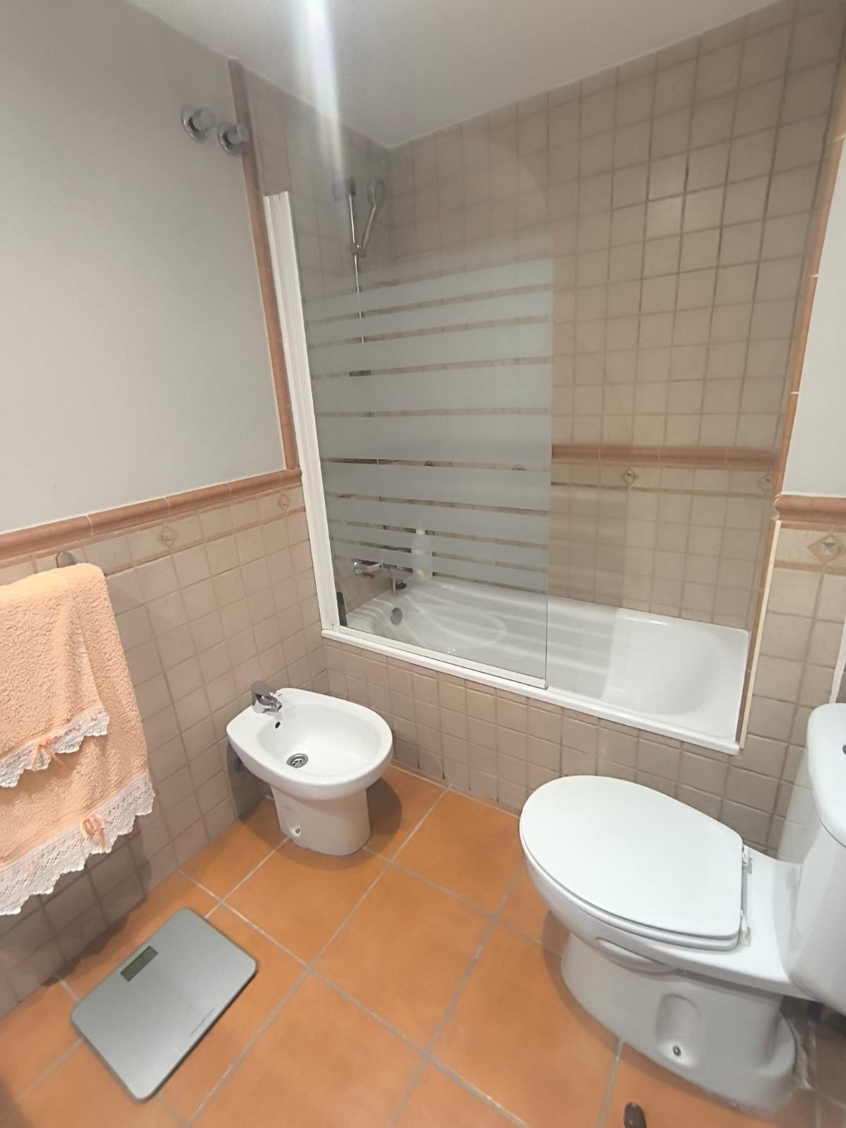 3 Bedroom Apartment in Fuengirola - Photo 32