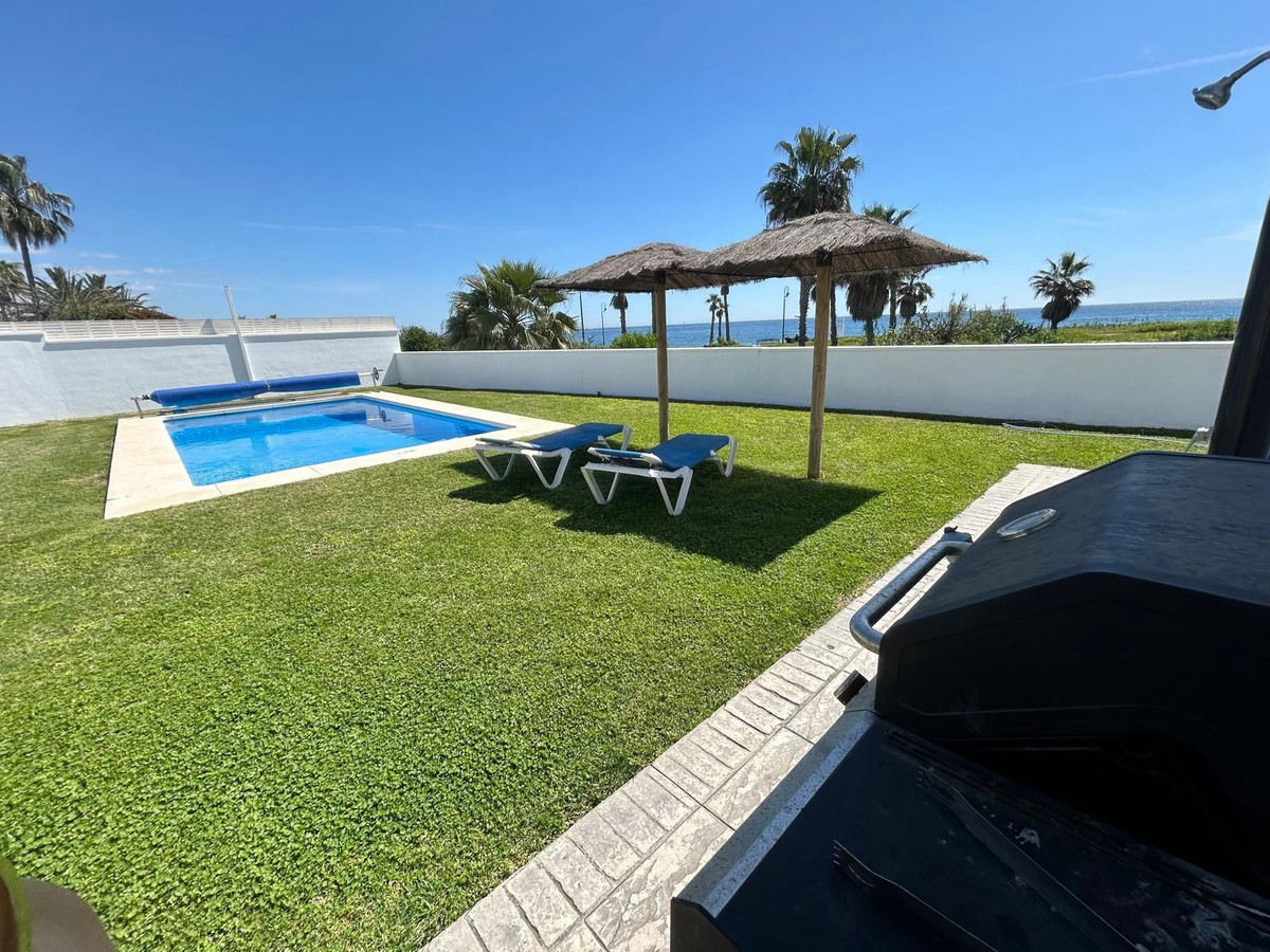 3 Bedroom Villa in Estepona - Foto 17