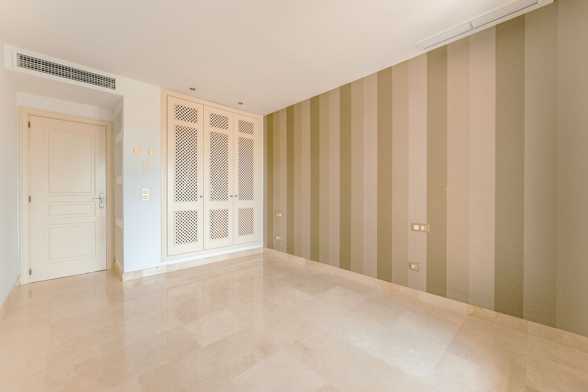 3 Bedroom Townhouse in Estepona - Photo 20