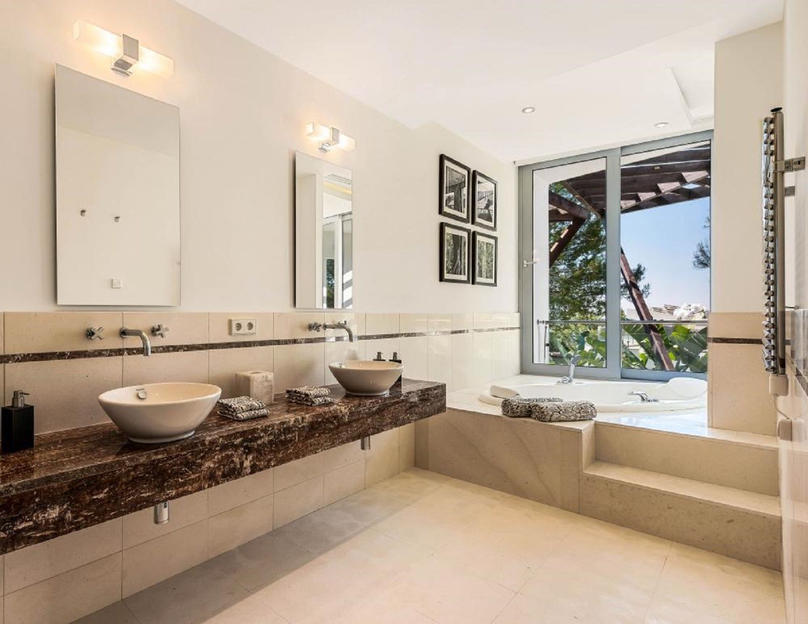 3 Bedroom Townhouse in Marbella - Photo 16