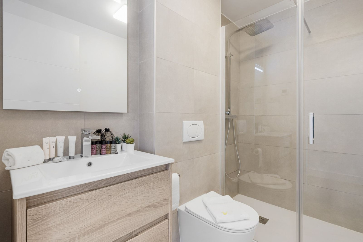 3 Bedroom Apartment in Fuengirola - Photo 30