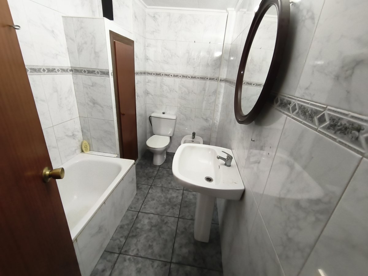 Piso de 4 dormitorios en Valencia – Foto 8