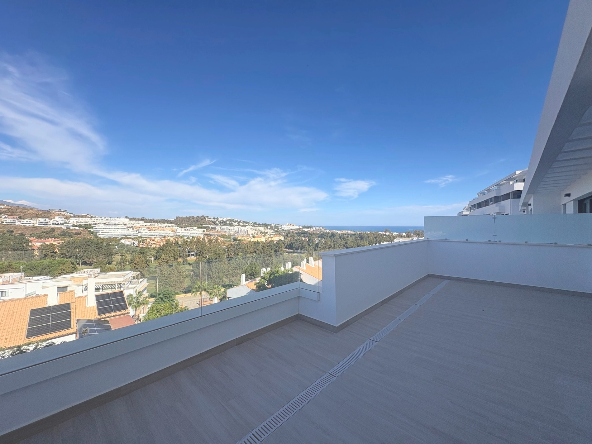 2 Bedroom Apartment in Mijas - Photo 3