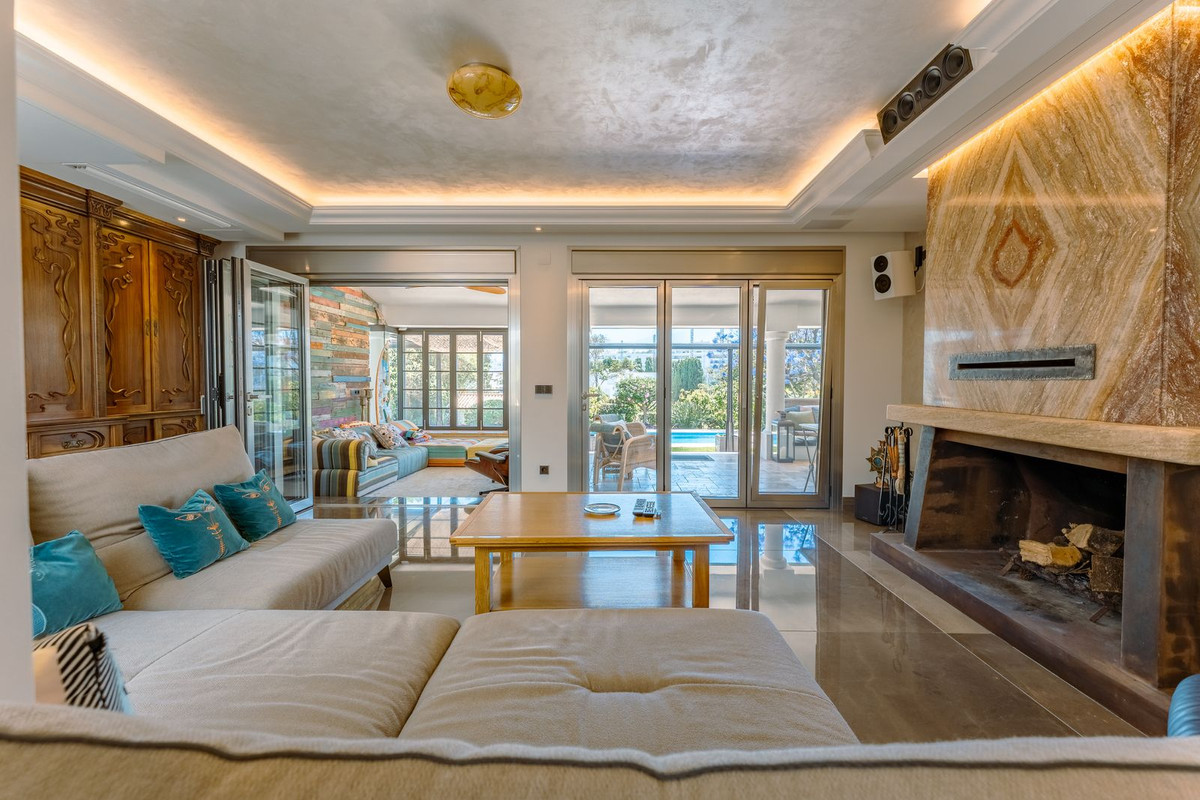 4 Bedroom Villa in San Pedro de Alcántara - Photo 5