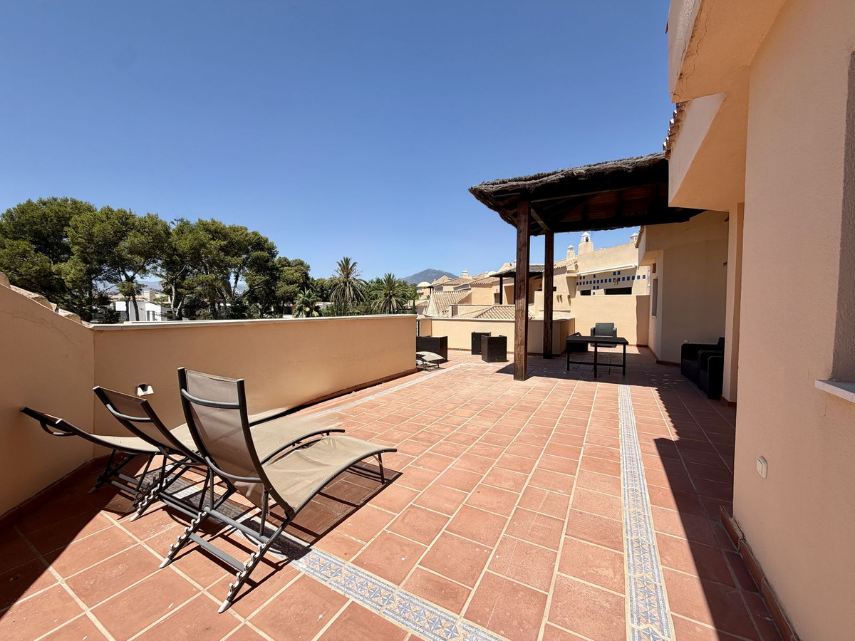 2 Bedroom Apartment in Marbella - Photo 16