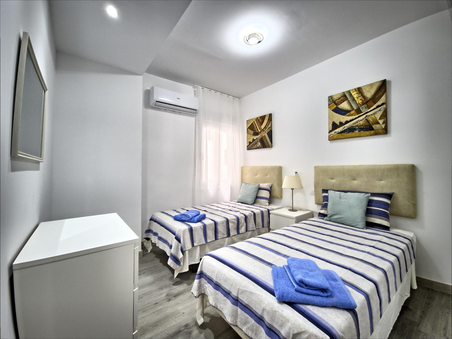 2 Bedroom Apartment in Marbella - Photo 24