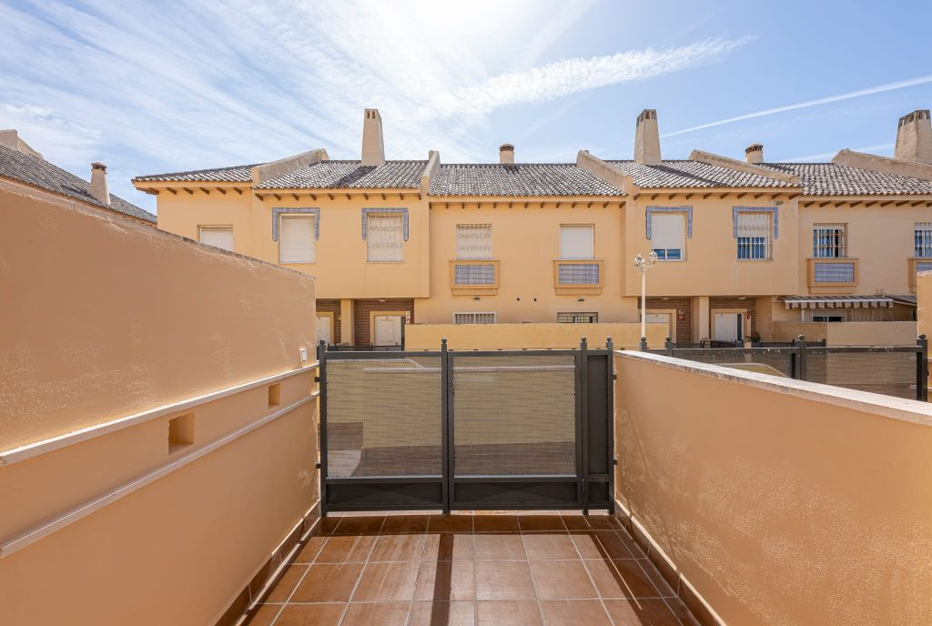 4 Bedroom Townhouse in Mijas - Photo 7
