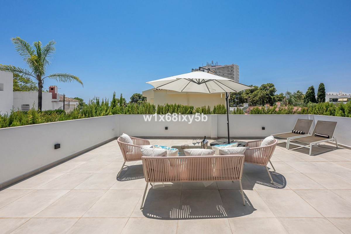 3 Bedroom Villa in Marbella - Photo 30