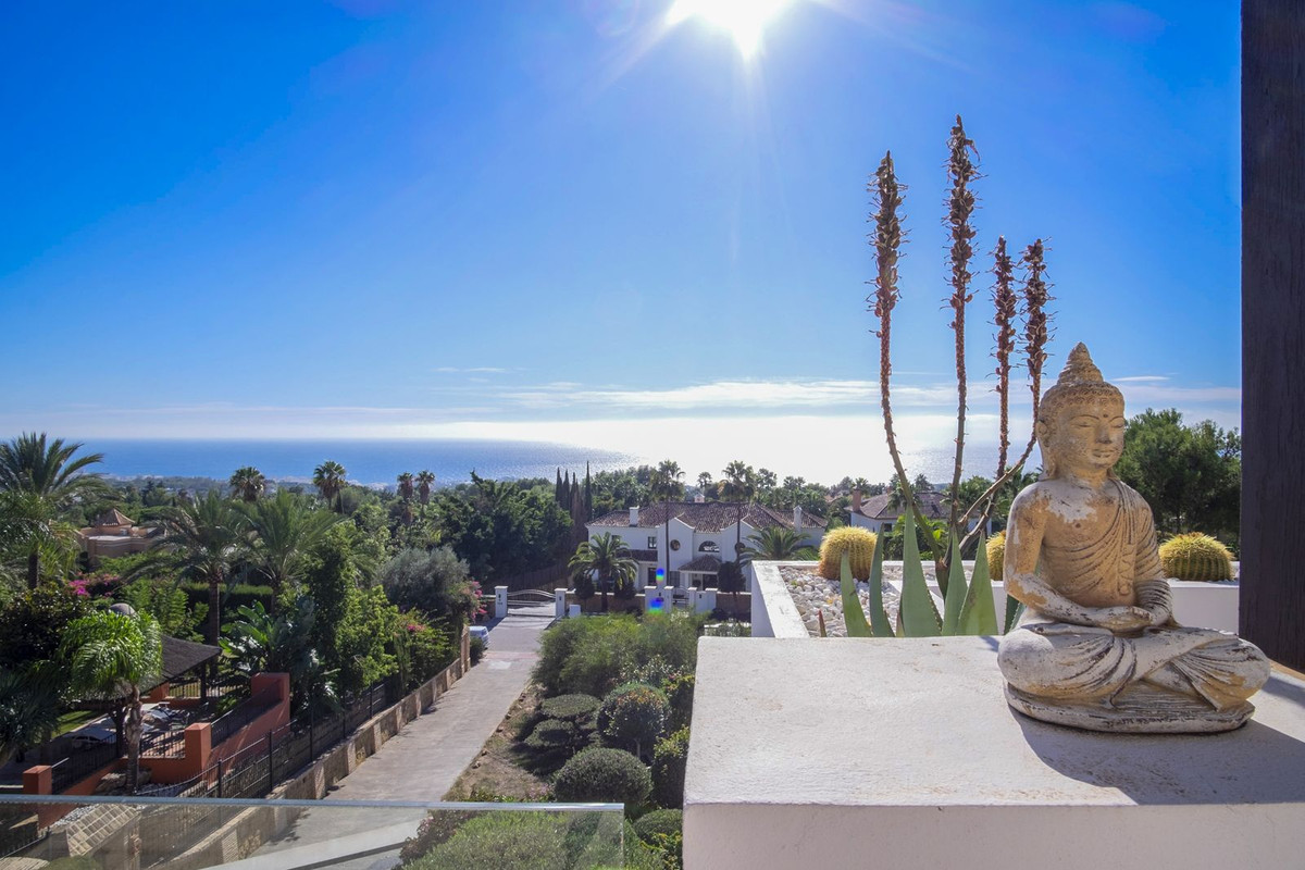 7 Bedroom Villa in Marbella - Photo 2