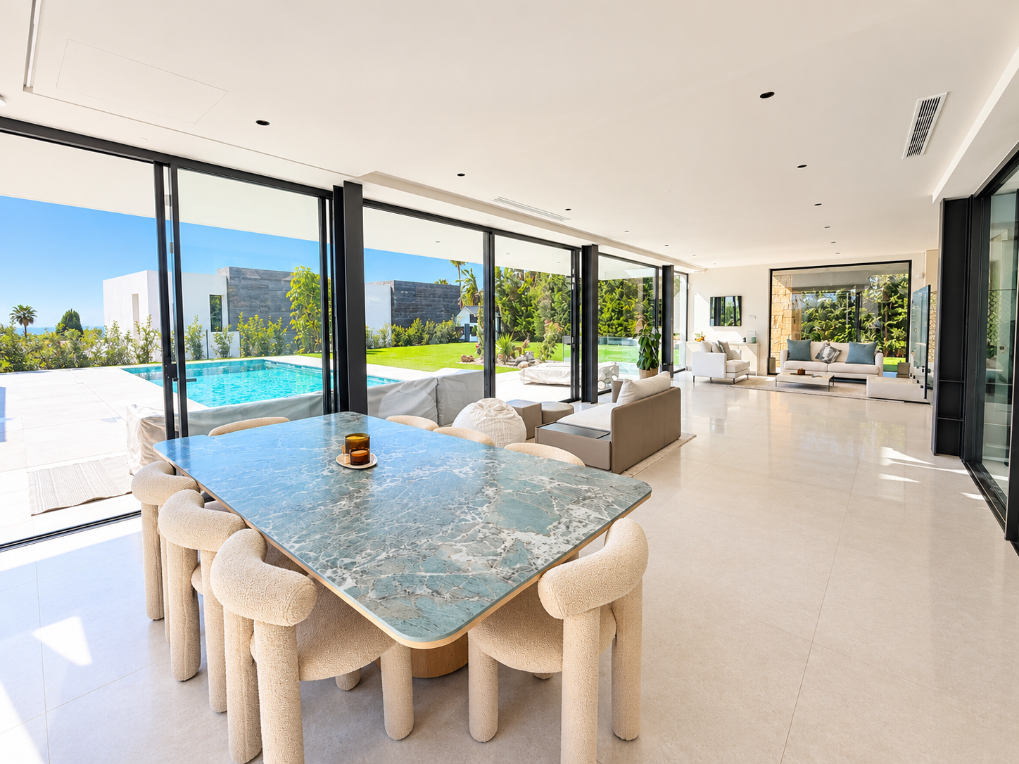 5 Bedroom Villa in Marbella - Photo 9
