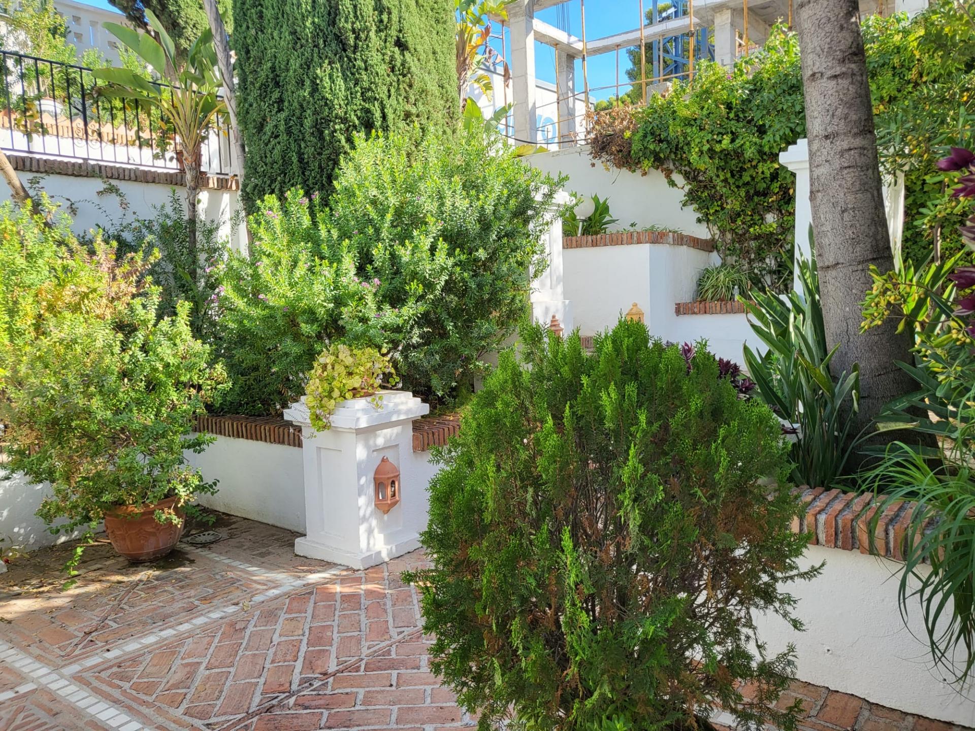 6 Bedroom Villa in Marbella - Photo 5