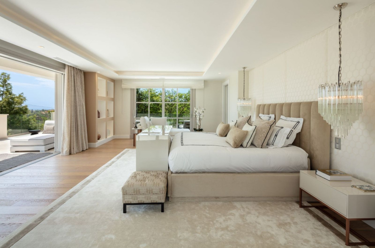 6 Bedroom Villa in Marbella - Photo 10