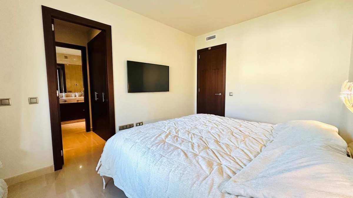 3 Bedroom Apartment in Marbella - Photo 13