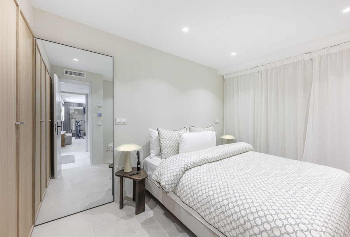 5 Bedroom Townhouse in Marbella - Photo 20