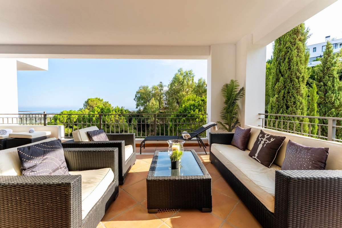 2 Bedroom Apartment in Benahavís - Photo 31