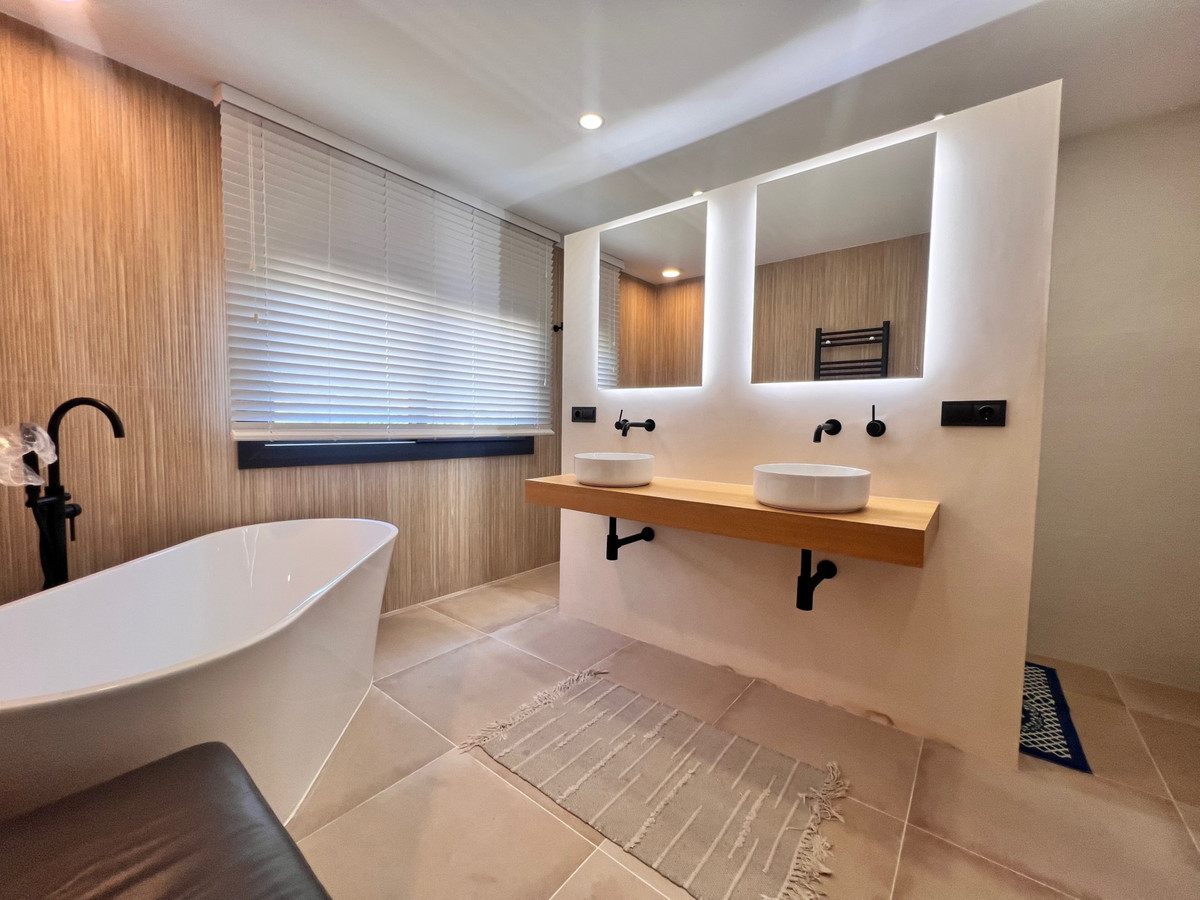3 Bedroom Villa in Estepona - Photo 17