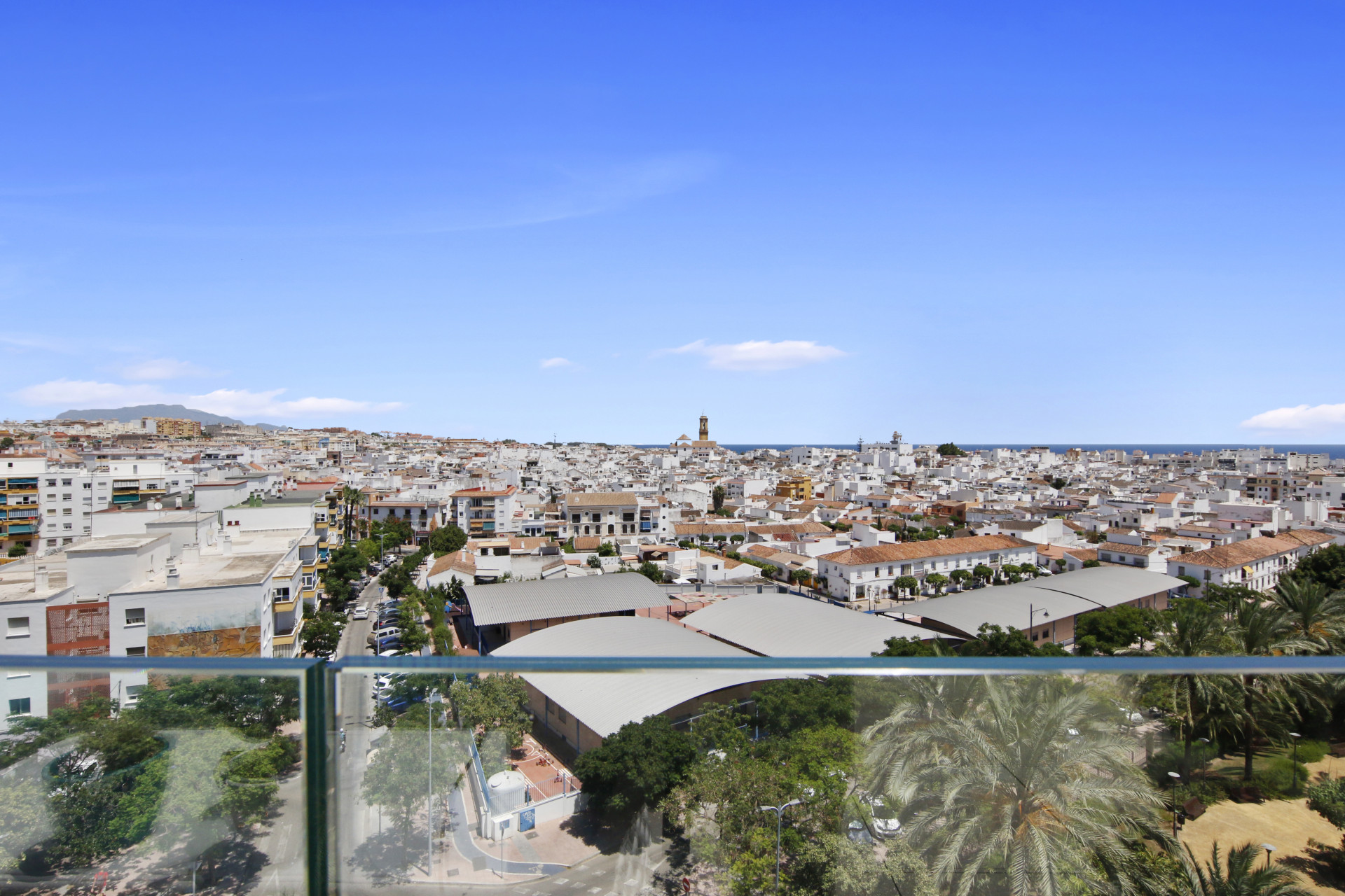3 Bedroom Penthouse in Estepona - Photo 13