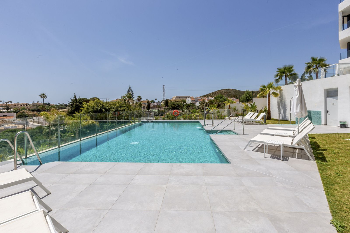 2 Bedroom Apartment in Fuengirola - Photo 31