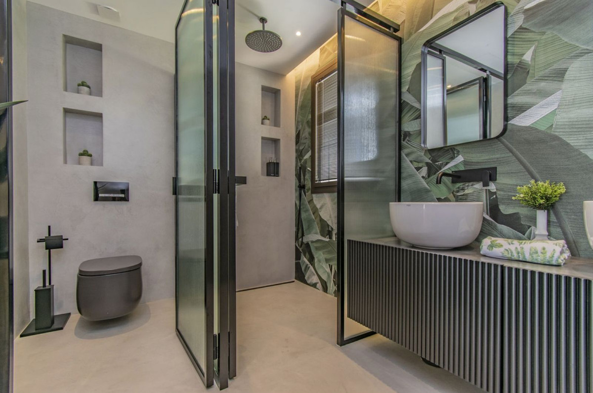 4 Bedroom Townhouse in Marbella - Photo 11