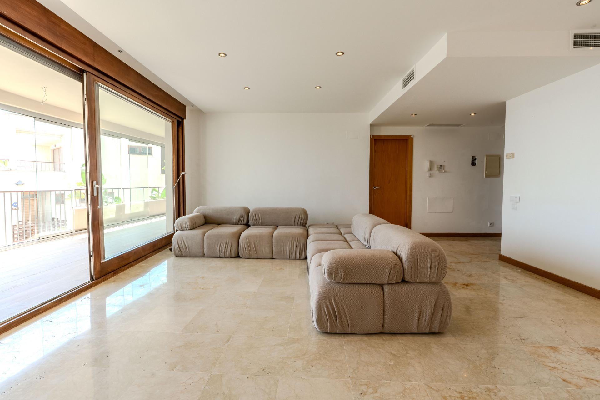 3 Bedroom Apartment in Marbella - Photo 10