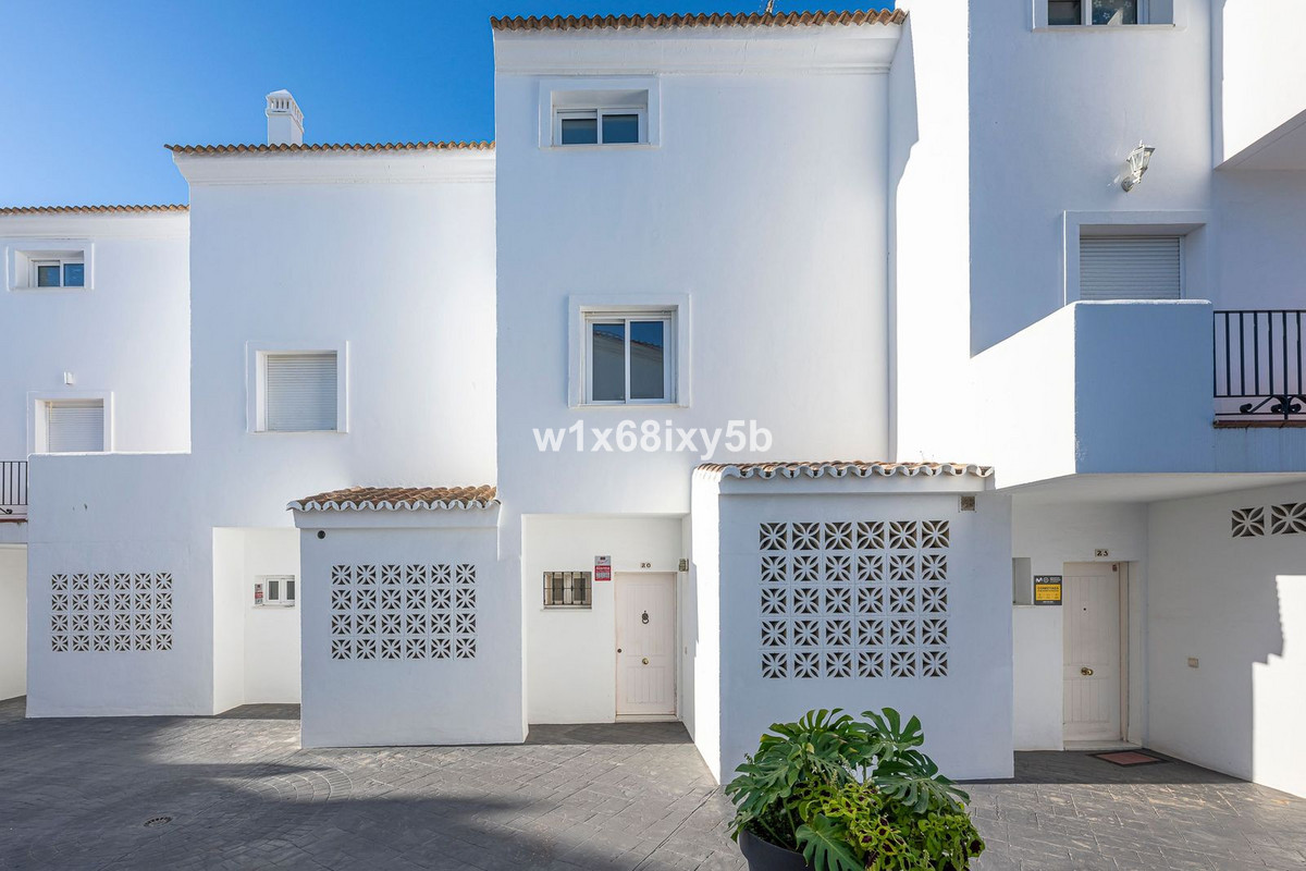 3 Bedroom Townhouse in Estepona - Фото 39