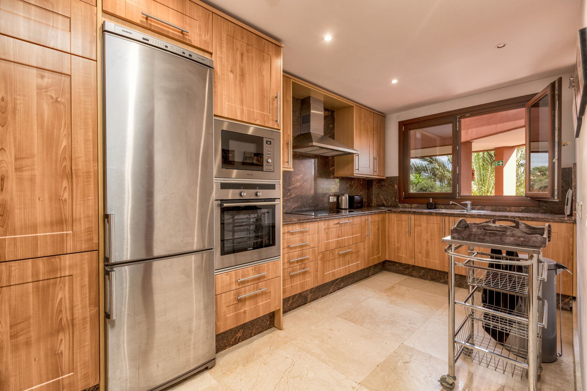 3 Bedroom Apartment in Estepona - Photo 5