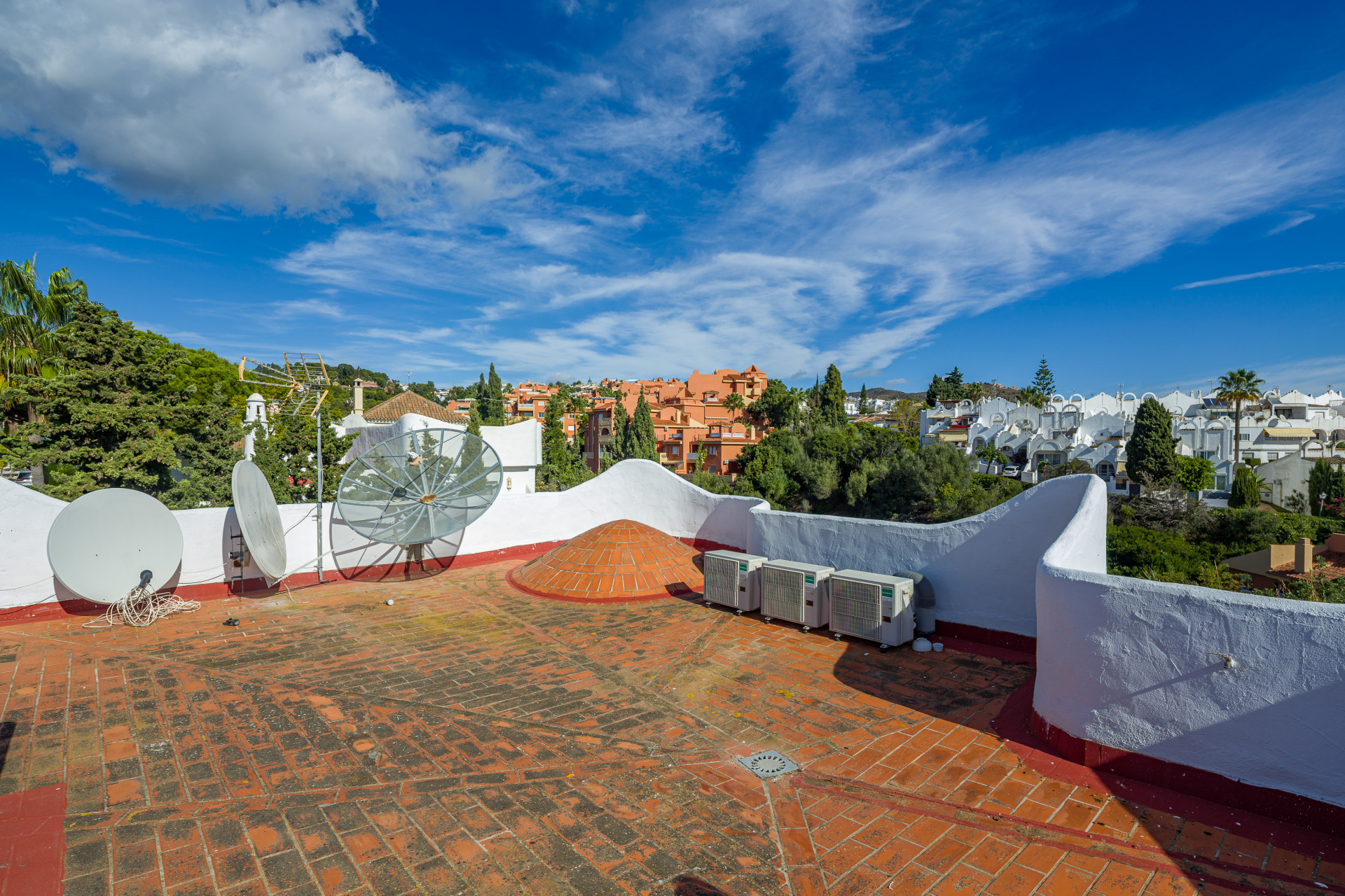 3 Bedroom Villa in Marbella - Photo 33