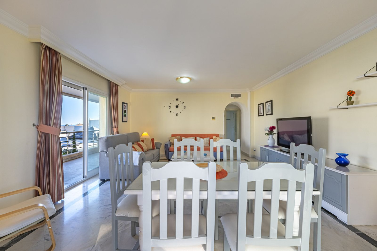 2 Bedroom Apartment in Marbella - Photo 4