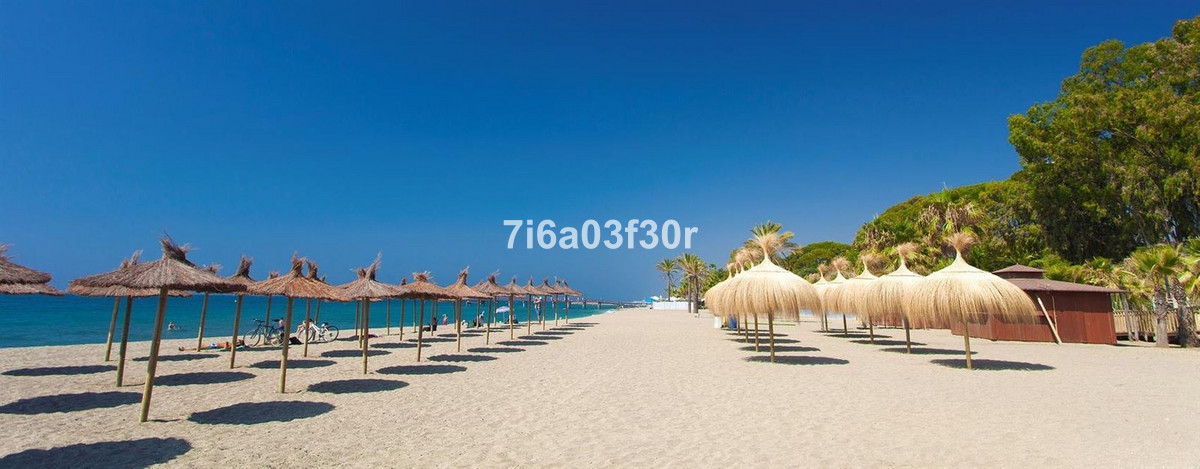 5 Bedroom Townhouse in Marbella - Photo 35