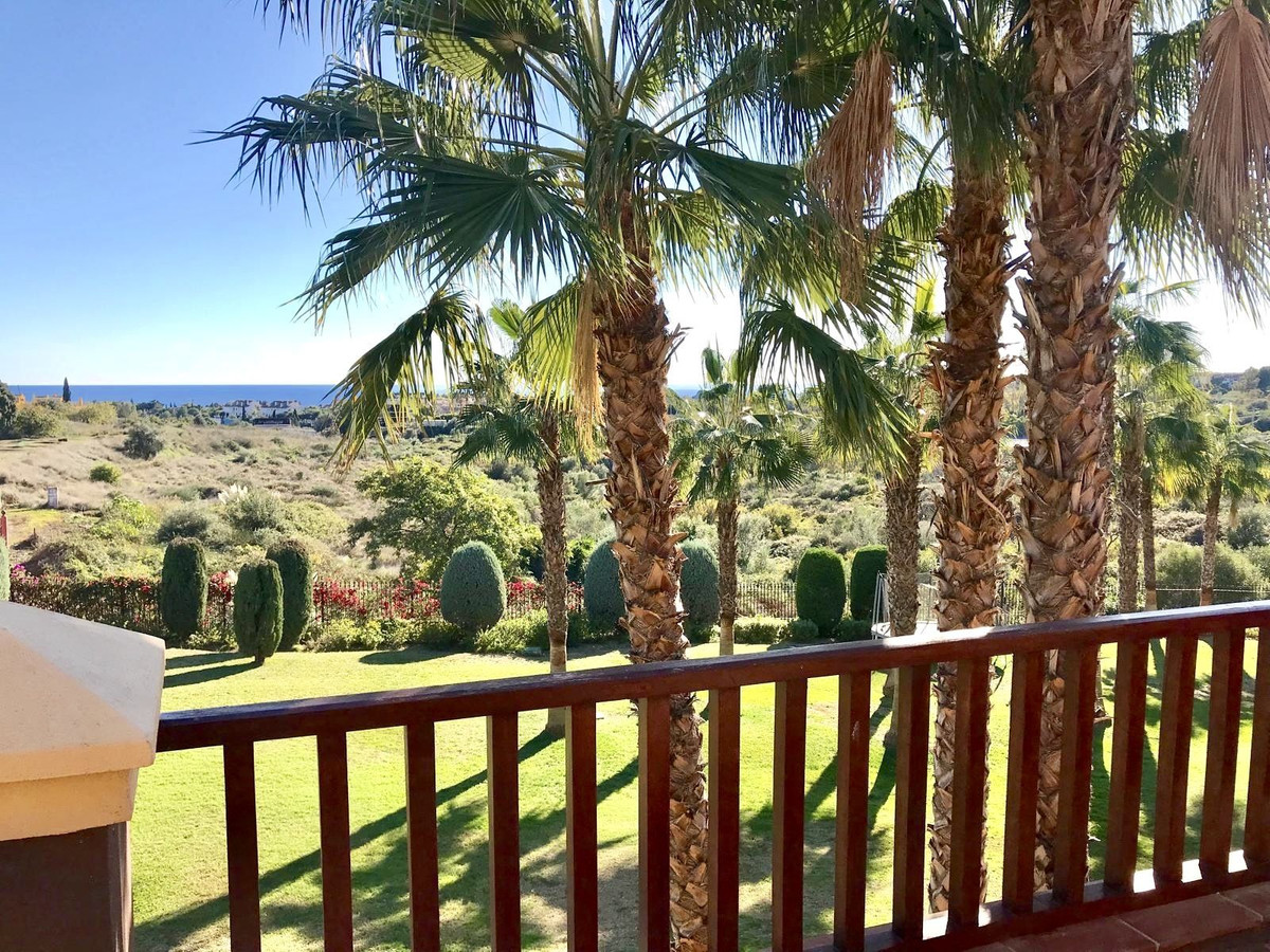 6 Bedroom Villa in Marbella - Photo 9