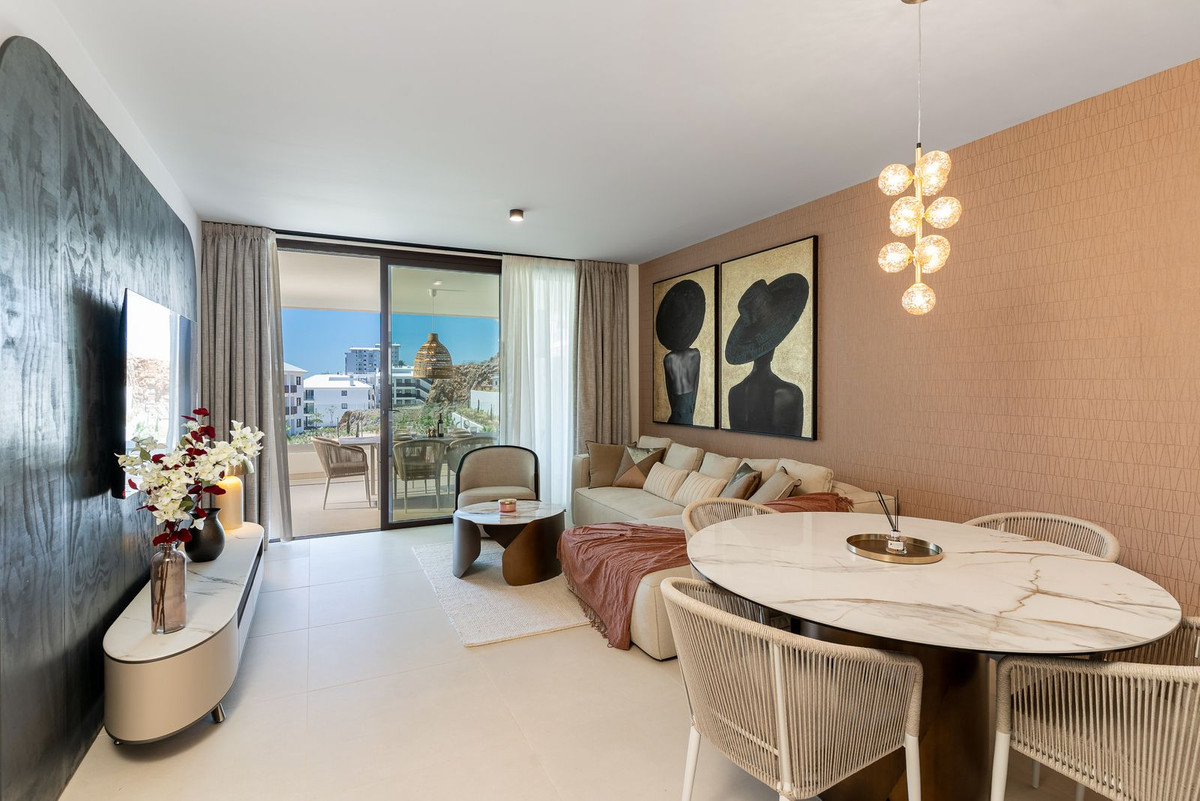 2 Bedroom Apartment in Fuengirola - Photo 17