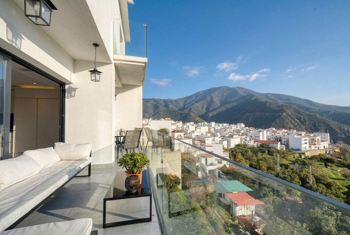 4 Bedroom Villa in Istán - Photo 44