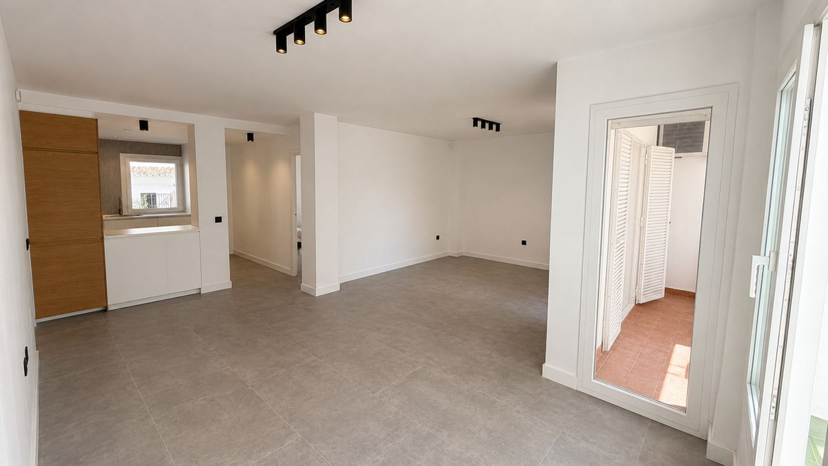 2 Bedroom Apartment in Estepona - Foto 6