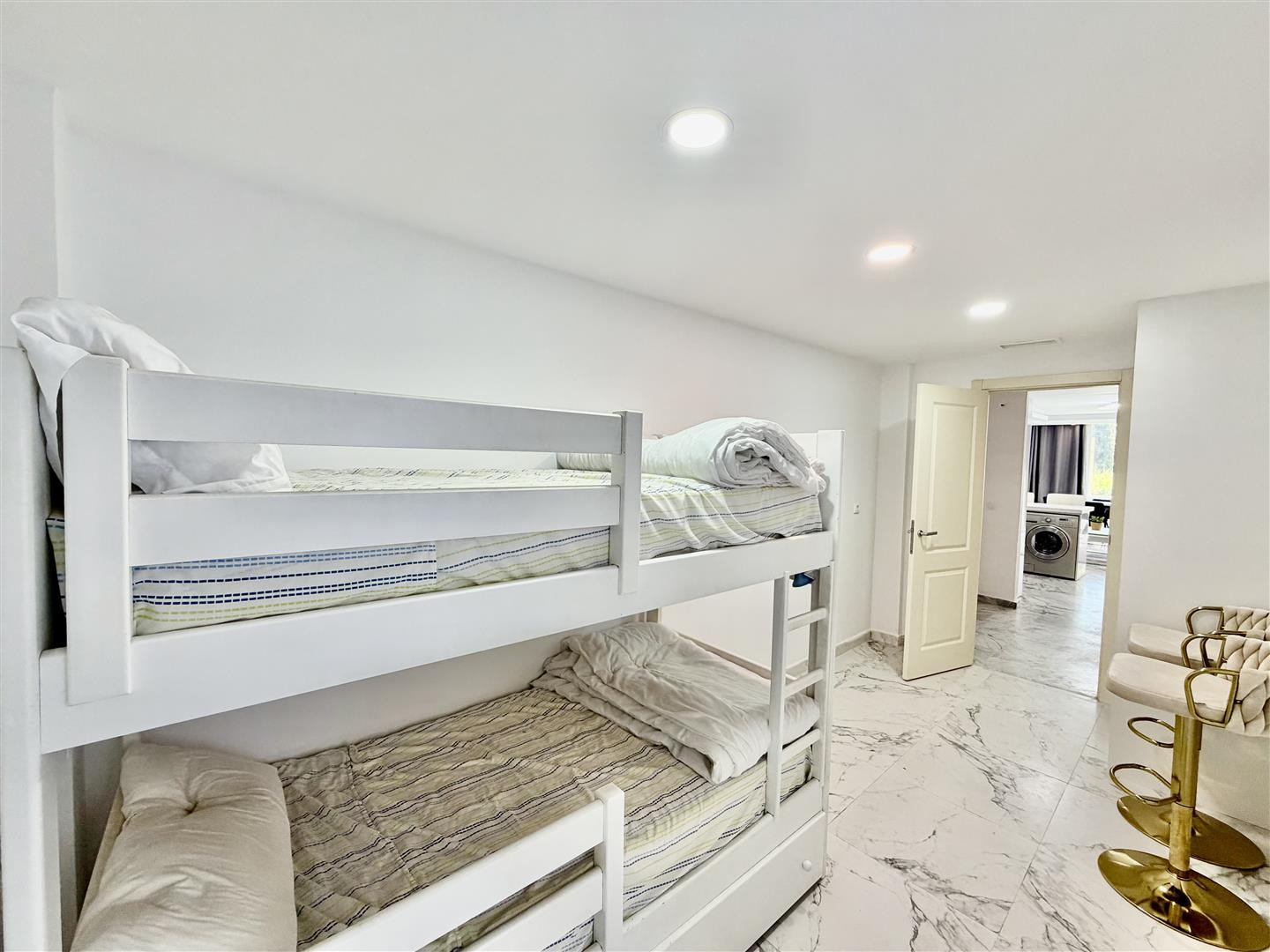 3 Bedroom Apartment in Marbella - Photo 15