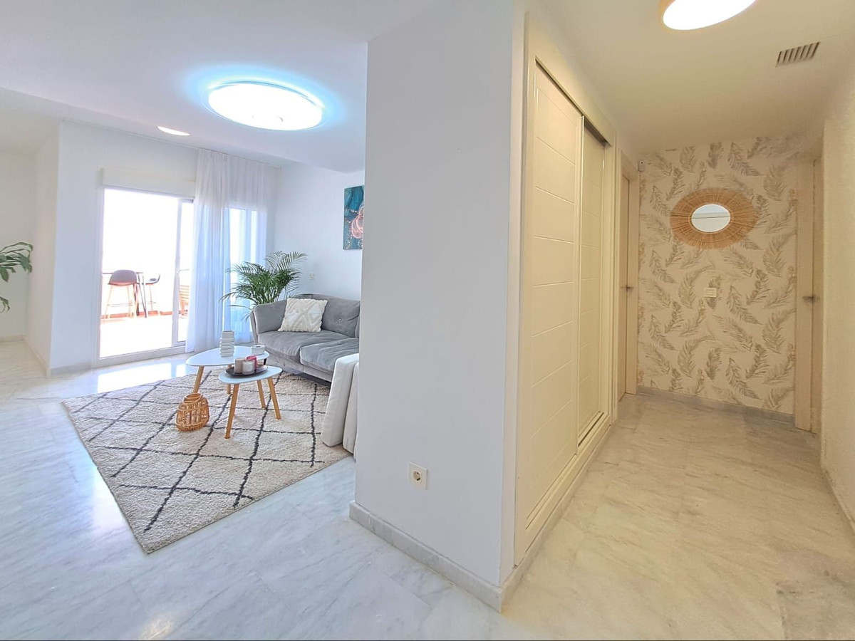2 Bedroom Apartment in Estepona - Photo 9