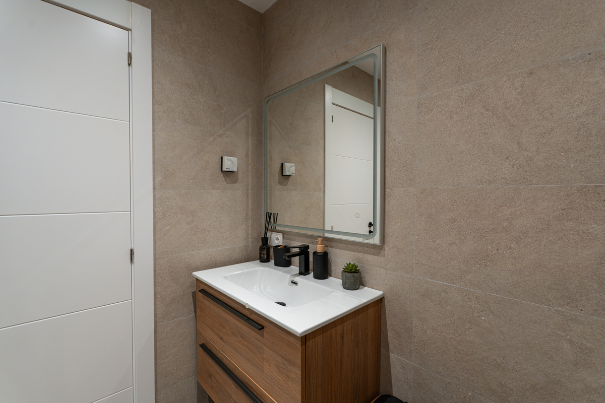 2 Bedroom Apartment in San Pedro de Alcántara - Фото 18