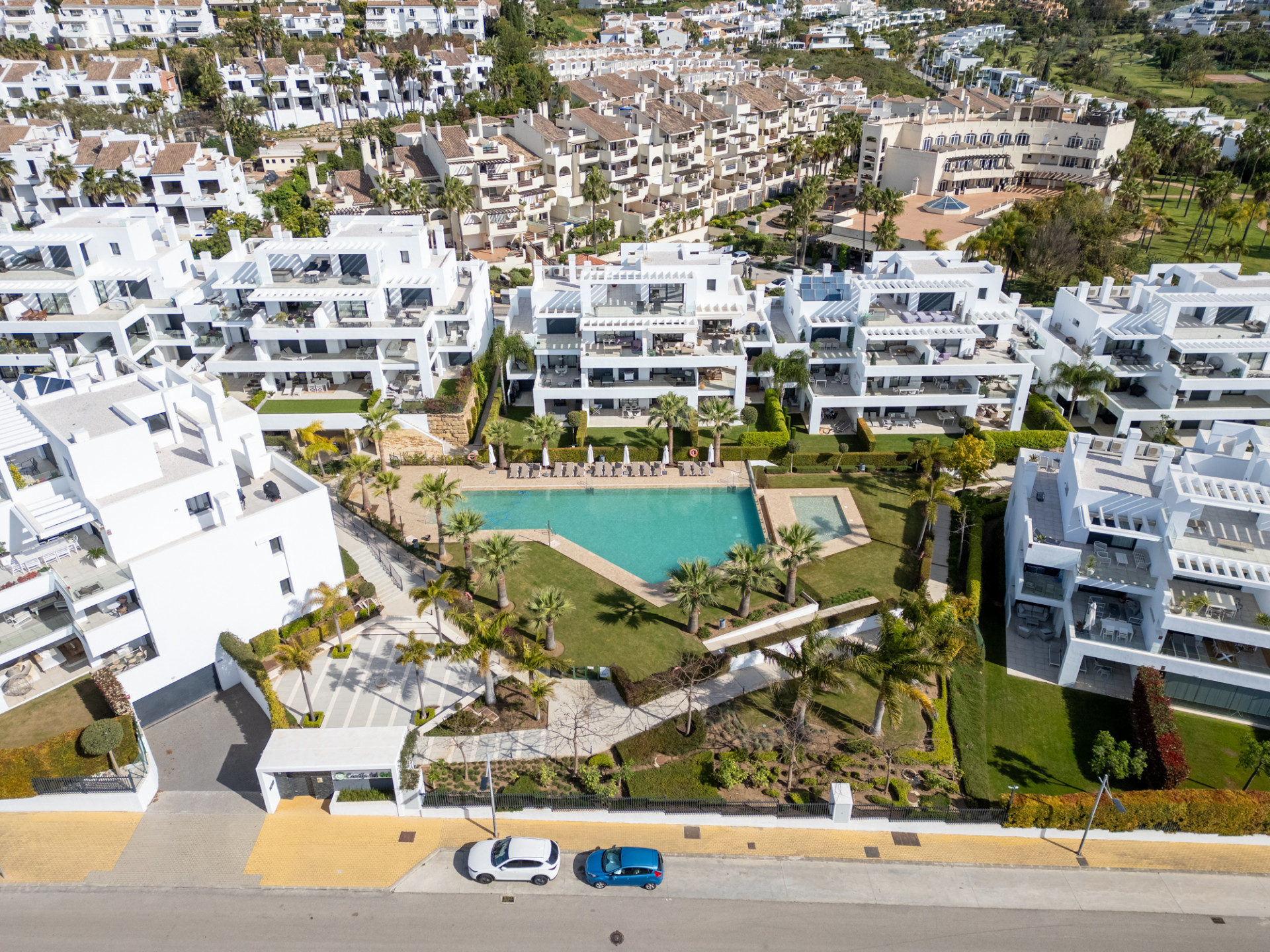3 Bedroom Penthouse in Estepona - Photo 39