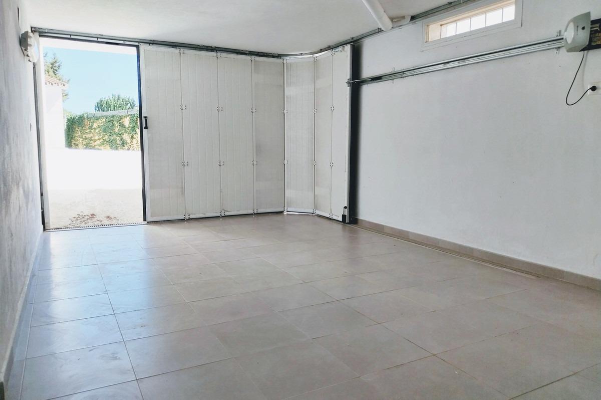 3 Bedroom Villa in Marbella - Photo 17