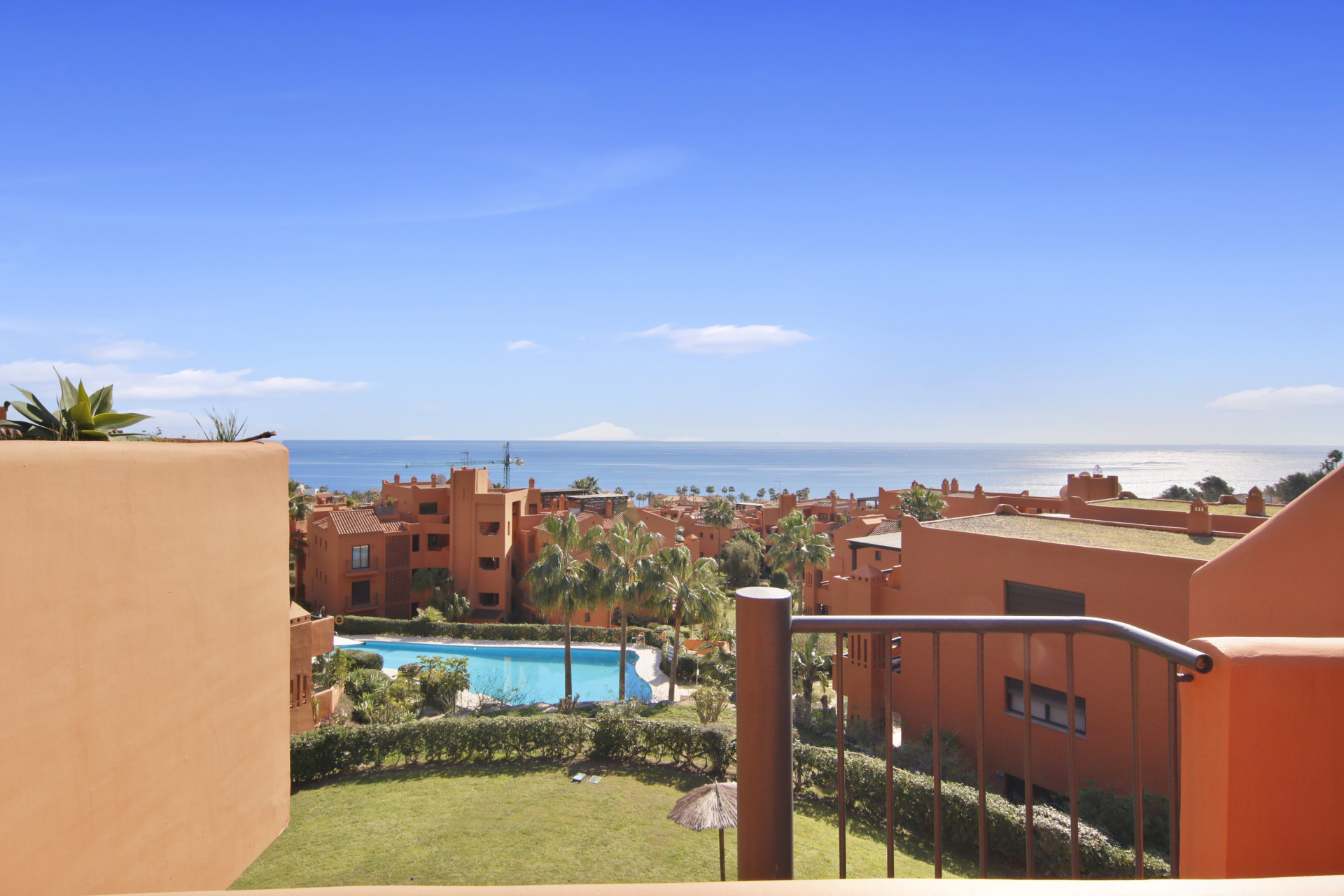 2 Bedroom Penthouse in Estepona - Photo 11