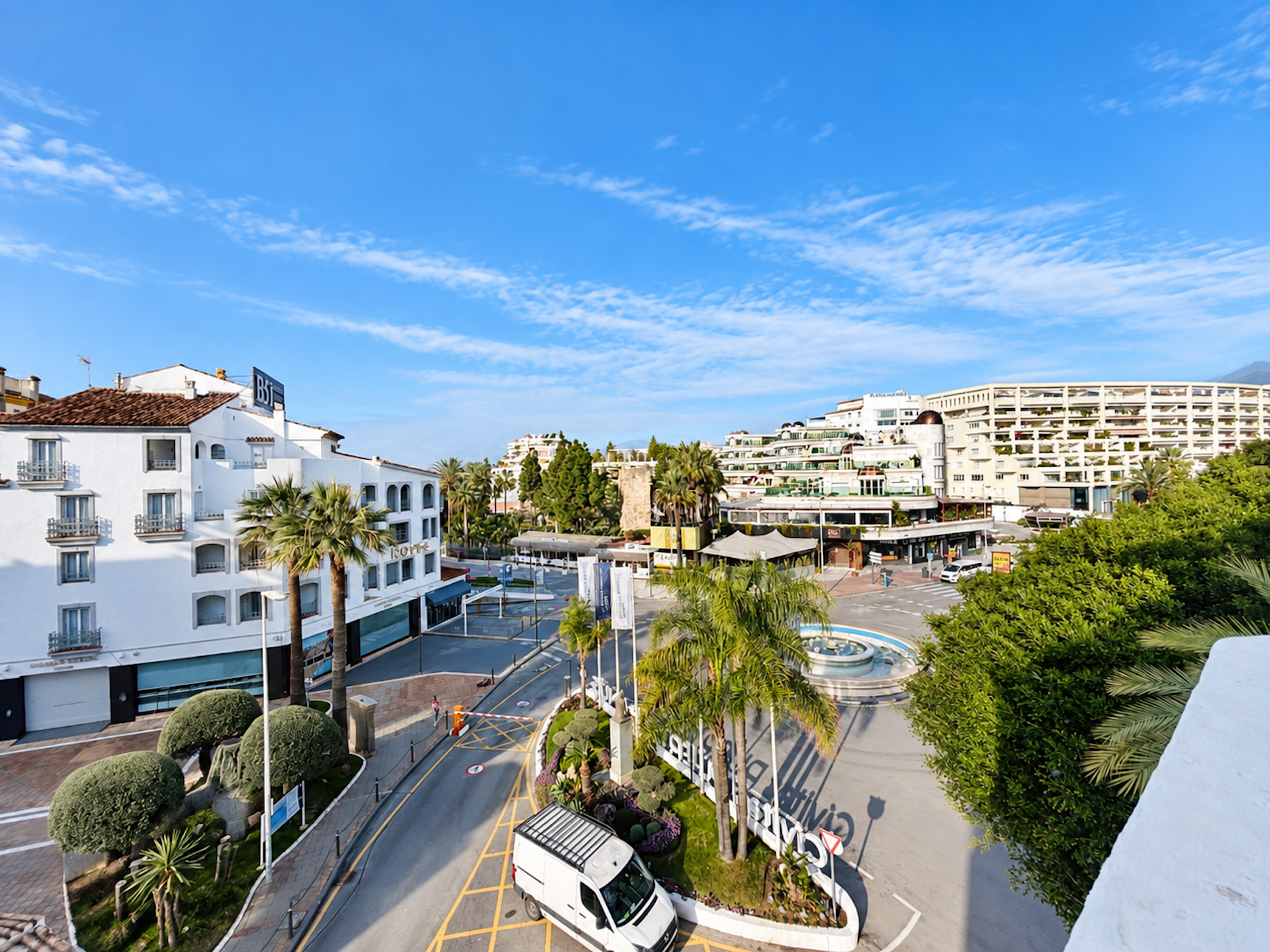 3 Bedroom Apartment in Marbella - Photo 4