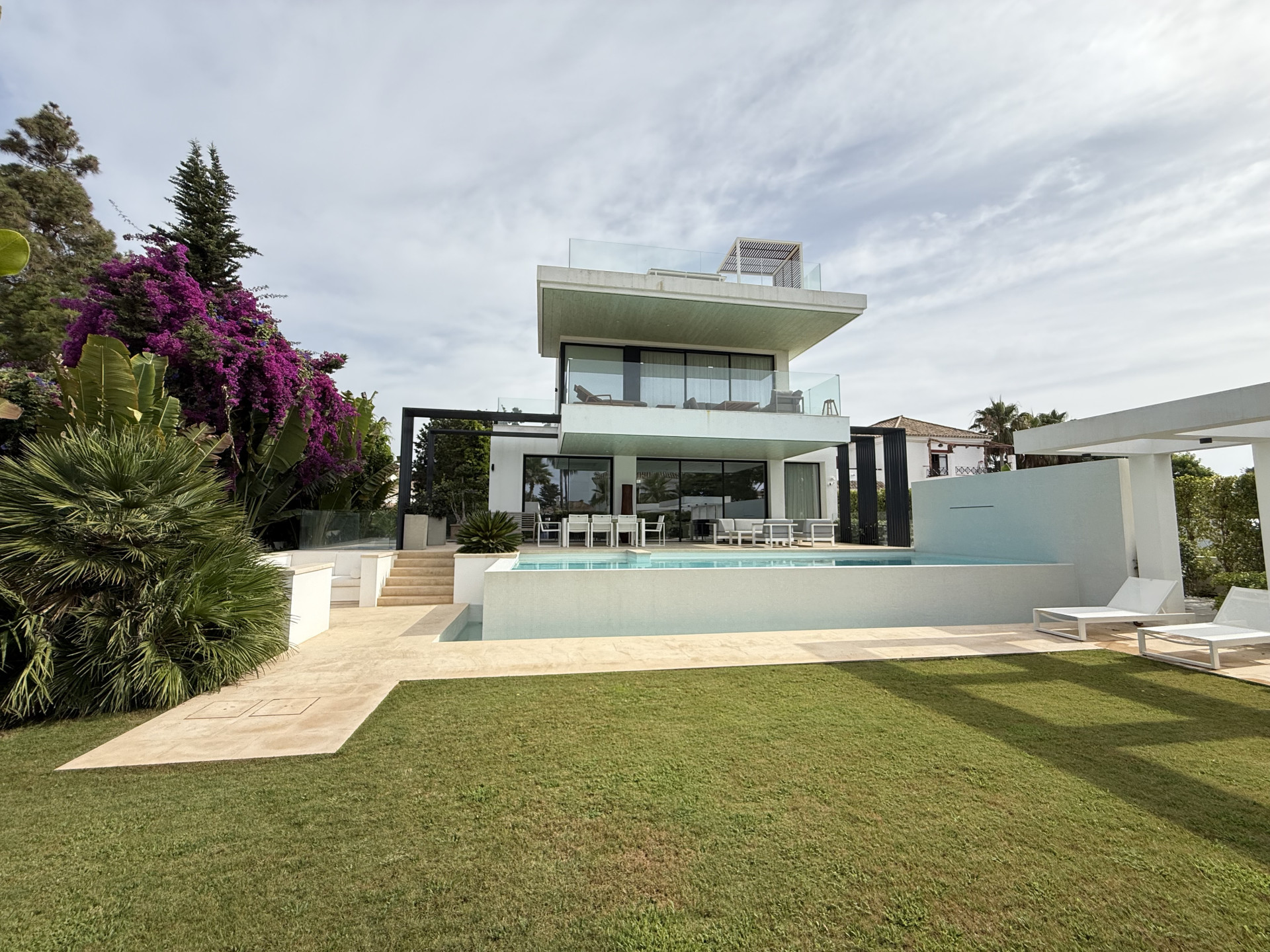 7 Bedroom Villa in San Pedro de Alcántara - Photo 17