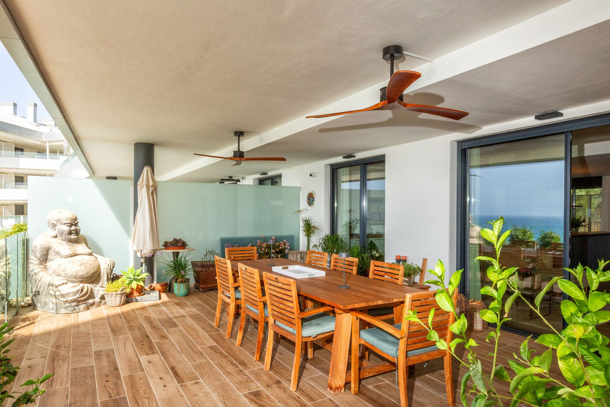 3 Bedroom Apartment in Fuengirola - Photo 8