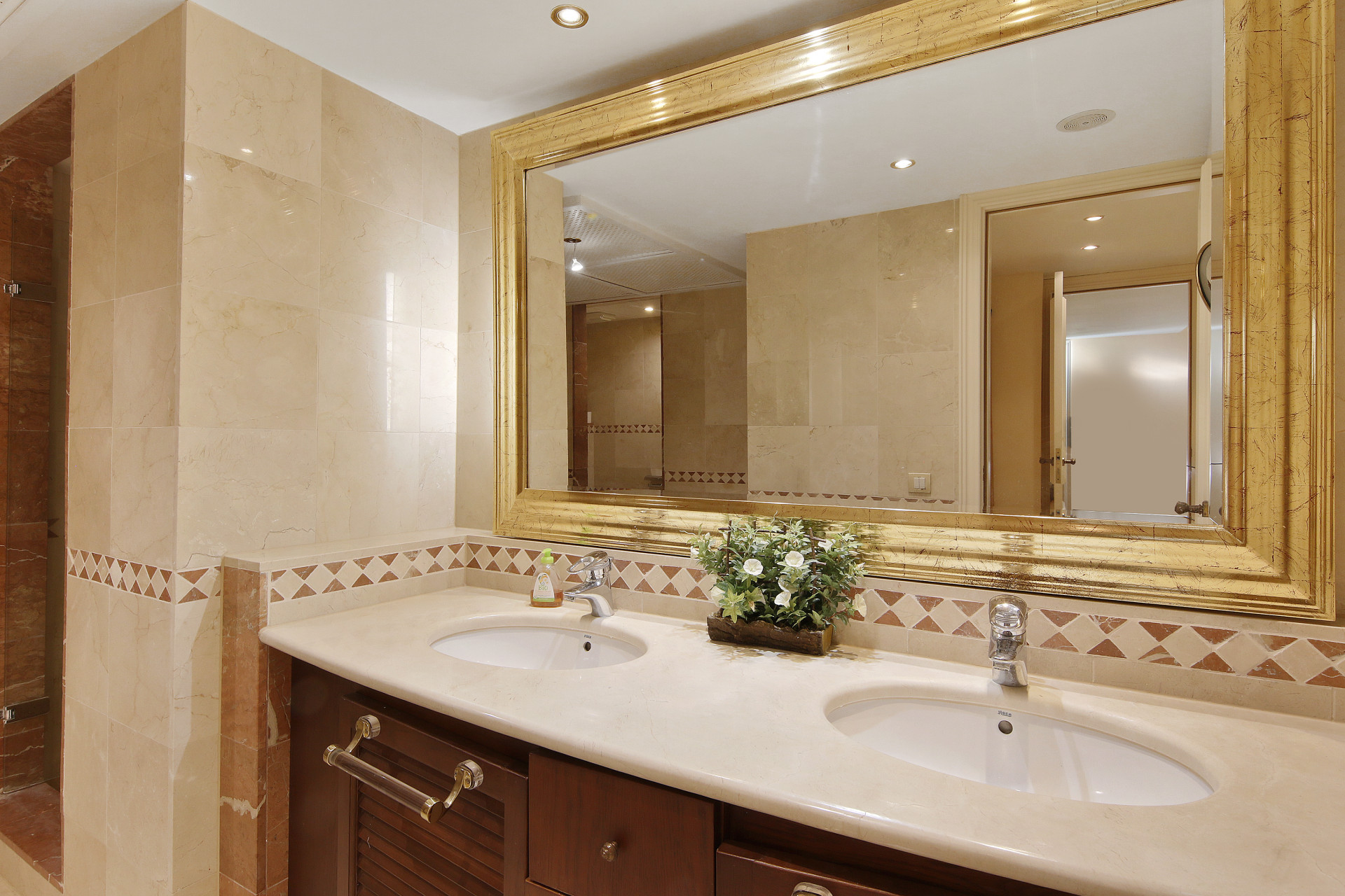 2 Bedroom Apartment in Estepona - Foto 10