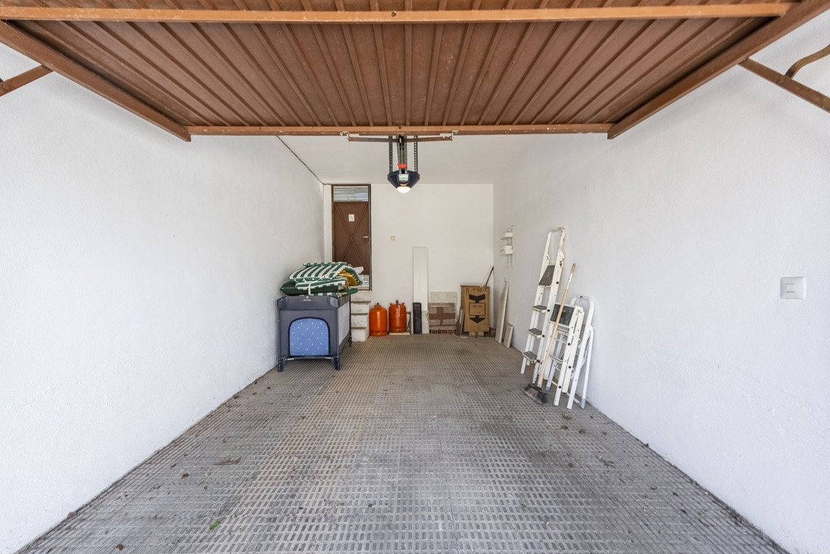 3 Bedroom Villa in Estepona - Photo 27